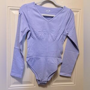 MRGINT Bodysuit in Light Purple Size Large V Neck Long Sleeved Snap Closure NWOT